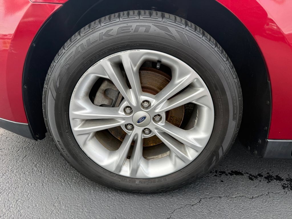 Used 2014 Ford Taurus SEL w/ Equipment Group 201A FWD image 10