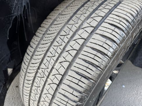 Certified 2024 Volkswagen Tiguan SE R-Line image 13