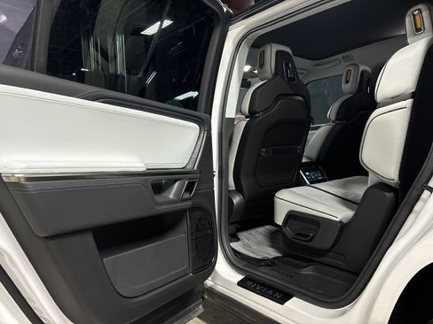 Used 2024 Rivian R1S Adventure AWD/4WD image 43