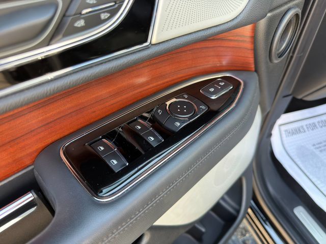Used 2022 Lincoln Navigator Reserve AWD/4WD image 24