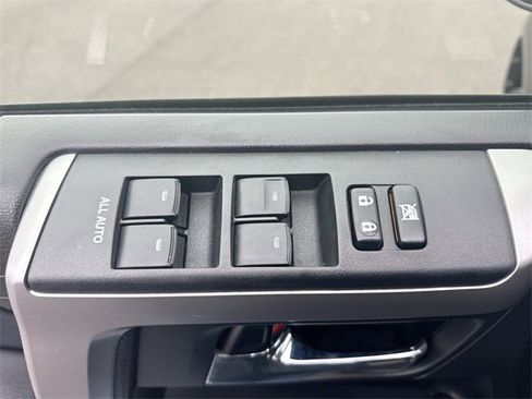 Used 2018 Toyota 4Runner SR5 Premium image 15