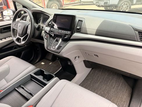 Used 2023 Honda Odyssey EX image 11