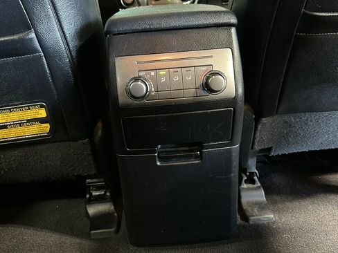 Used 2012 Toyota Highlander SE w/ Tow Pkg image 22