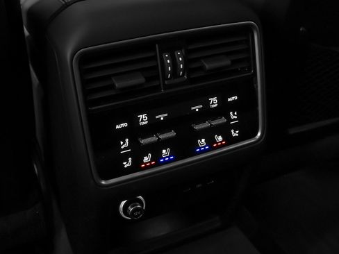 Used 2025 Porsche Cayenne E-Hybrid image 47