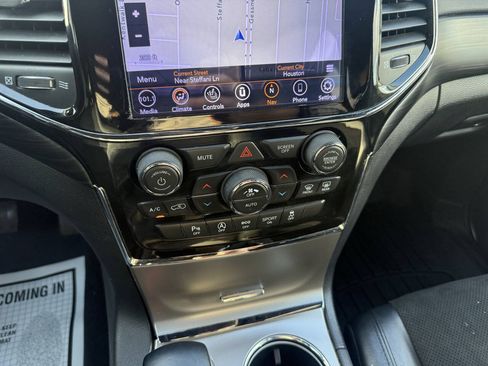 Used 2021 Jeep Grand Cherokee Laredo X RWD image 27