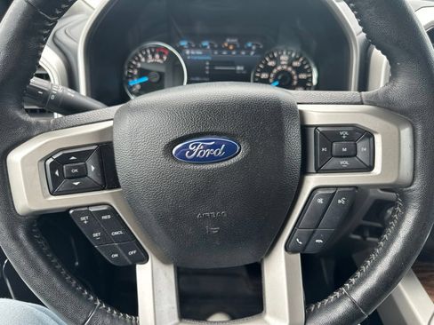 Used 2019 Ford F150 Lariat w/ Equipment Group 502A Luxury AWD/4WD image 35