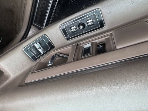 Used 1989 Cadillac Eldorado Coupe FWD image 17