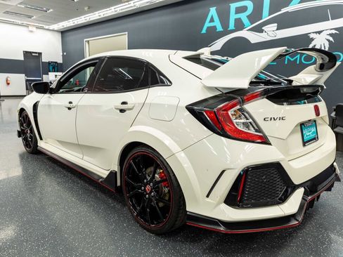 Used 2018 Honda Civic Type R image 8
