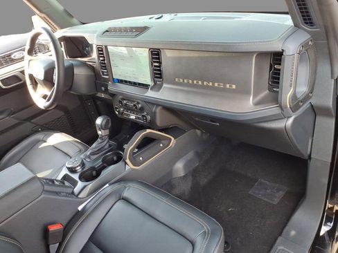 New 2025 Ford Bronco Badlands image 12