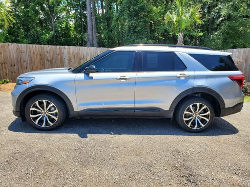 Used 2020 Ford Explorer ST w/ Premium Technology Package AWD/4WD image 2