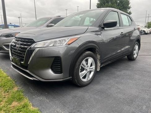 Used 2025 Nissan Kicks Play S FWD image 1