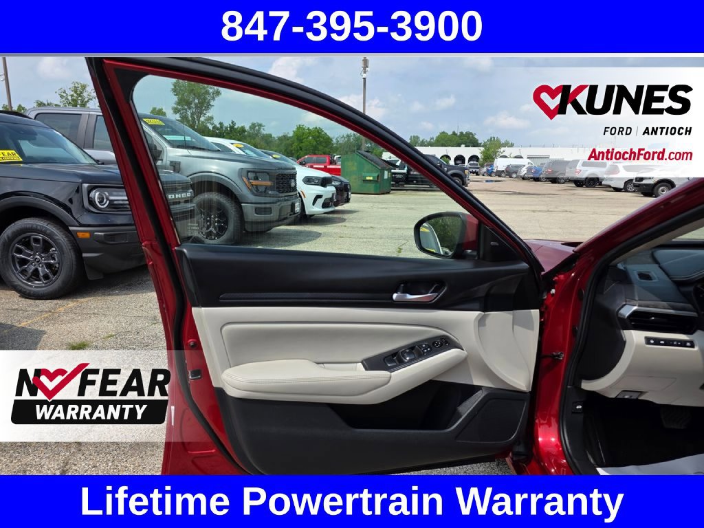 Used 2024 Nissan Altima 2.5 SV w/ SV Premium Package FWD image 25