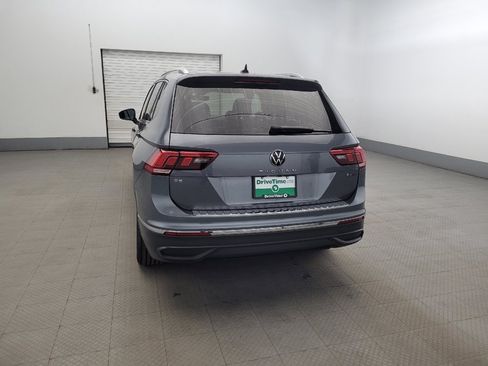 Used 2022 Volkswagen Tiguan SE w/ Panoramic Sunroof Package AWD/4WD image 6