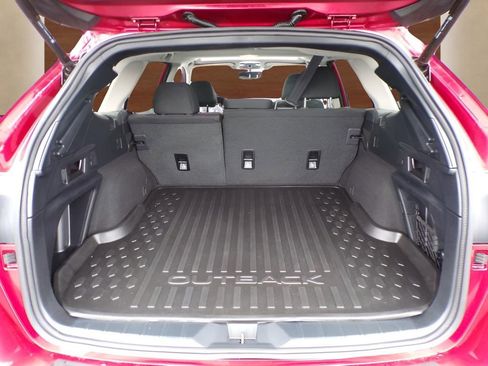 Used 2022 Subaru Outback Premium image 11