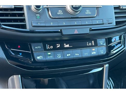 Used 2017 Honda Accord Sport image 27