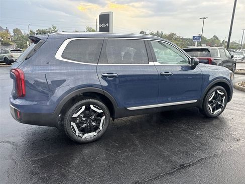 New 2025 Kia Telluride S image 4