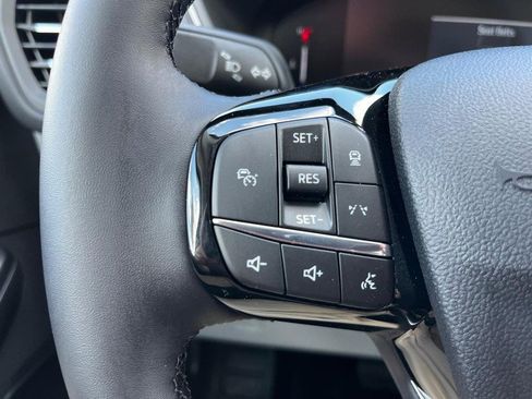 New 2025 Ford Escape PHEV FWD image 10