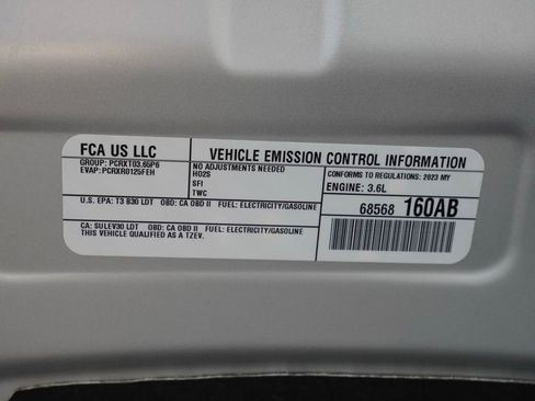 Certified 2023 Chrysler Pacifica Touring-L image 26