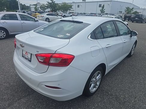 Used 2016 Chevrolet Cruze LT w/ Convenience Package FWD image 5