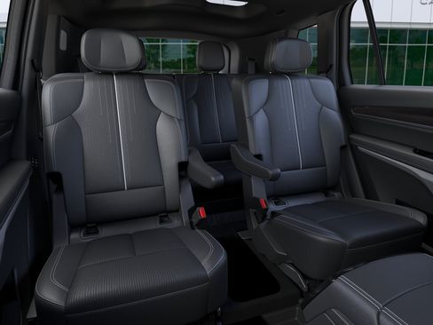 New 2027 Cadillac Vistiq Luxury w/ LPO, Floor Liner Package AWD/4WD image 17