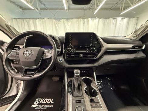 Certified 2020 Toyota Highlander Limited image 18