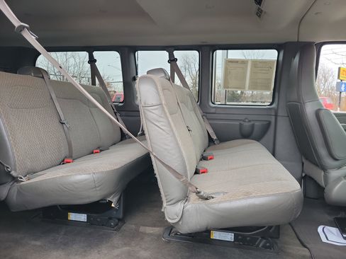 Used 2017 Chevrolet Express 2500 LT w/ LT Preferred Equipment Group image 7