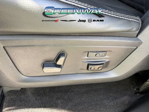 Used 2013 RAM 1500 Laramie w/ Convenience Group AWD/4WD image 15