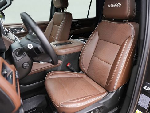 Used 2021 Chevrolet Tahoe High Country w/ Premium Package RWD image 10