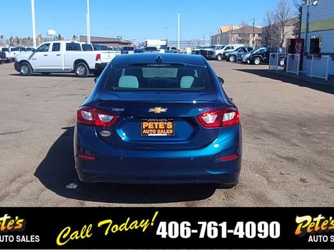 Used 2019 Chevrolet Cruze LT w/ Convenience Package image 3