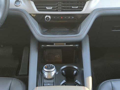 Certified 2025 Ford Explorer Active w/ Active Comfort Package image 17