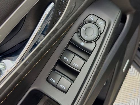 Used 2020 Chevrolet Traverse RS w/ LPO, Floor Liner Package AWD/4WD image 24
