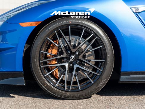 Used 2024 Nissan GT-R w/ Floor Mat Package AWD/4WD image 33
