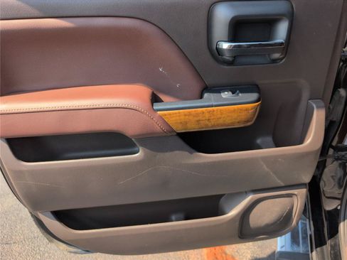 Used 2018 Chevrolet Silverado 1500 High Country AWD/4WD image 37