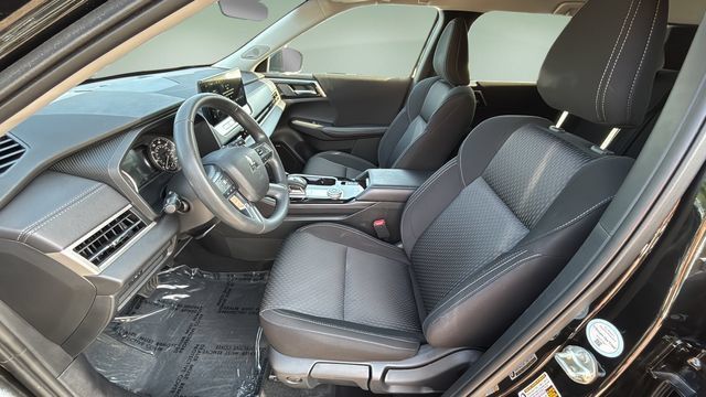 Used 2025 Mitsubishi Outlander ES FWD image 18