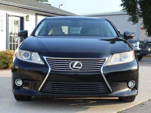 Used 2015 Lexus ES 350 w/ Luxury Package FWD image 8