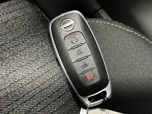 Used 2023 Nissan Rogue SV AWD/4WD image 35