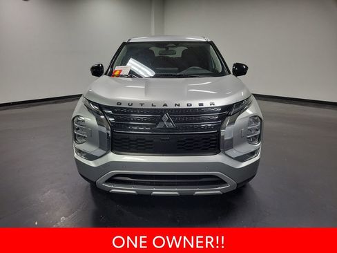 Used 2022 Mitsubishi Outlander SE image 3