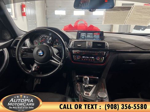 Used 2018 BMW M3 RWD image 22