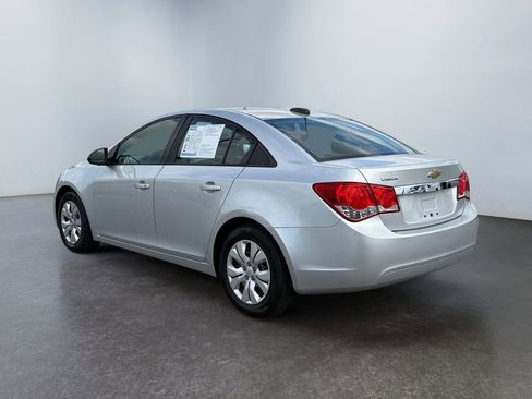 Used 2015 Chevrolet Cruze LS FWD image 5