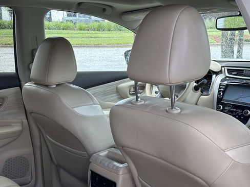 Used 2016 Nissan Murano Platinum w/ Platinum Technology Package FWD image 27