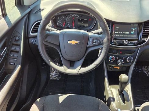 Used 2017 Chevrolet Trax LS FWD image 11