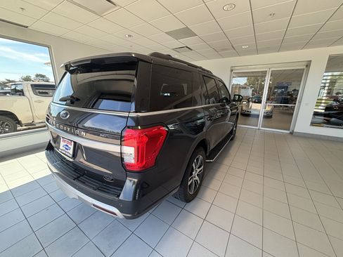 Used 2022 Ford Expedition XLT AWD/4WD image 7
