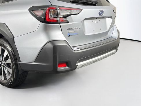 Used 2025 Subaru Outback Limited AWD/4WD image 39