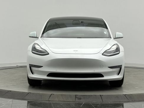 Used 2020 Tesla Model 3 Standard Range Plus image 2