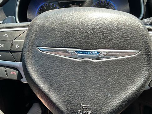 Used 2015 Chrysler 200 Limited FWD image 20
