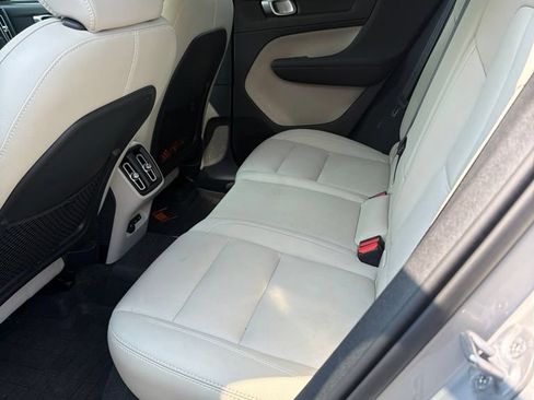 Certified 2024 Volvo XC40 B5 Plus AWD/4WD image 8