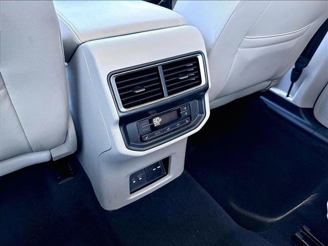 Used 2024 Volkswagen Atlas SEL Premium R-Line AWD/4WD image 24
