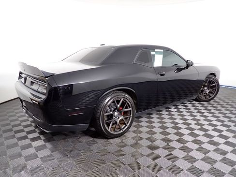 Used 2016 Dodge Challenger R/T RWD image 15