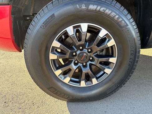 Used 2021 Nissan Titan PRO-4X w/ Pro-4x Convenience Package image 11