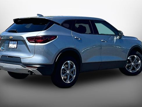 Used 2025 Chevrolet Blazer LT AWD/4WD image 12
